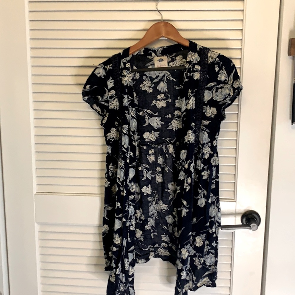 Wild Blue Sadie Robertson Floral Shirt